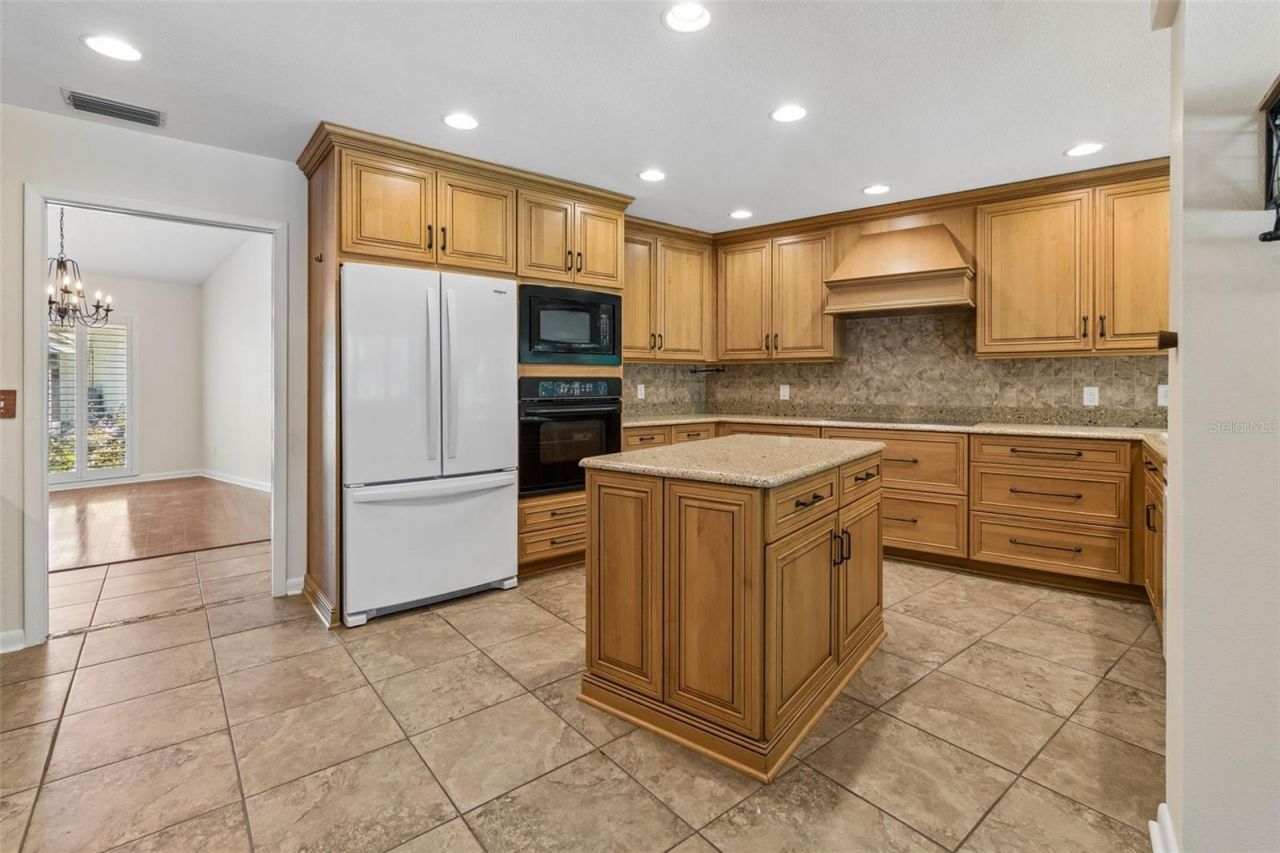 3319 Cheviot Drive, Tampa, FL 33618 Photo