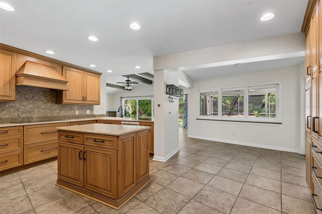3319 Cheviot Drive, Tampa, FL 33618 Photo