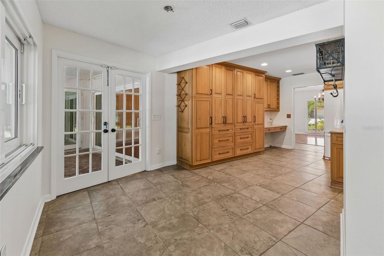 3319 Cheviot Drive, Tampa, FL 33618 Photo