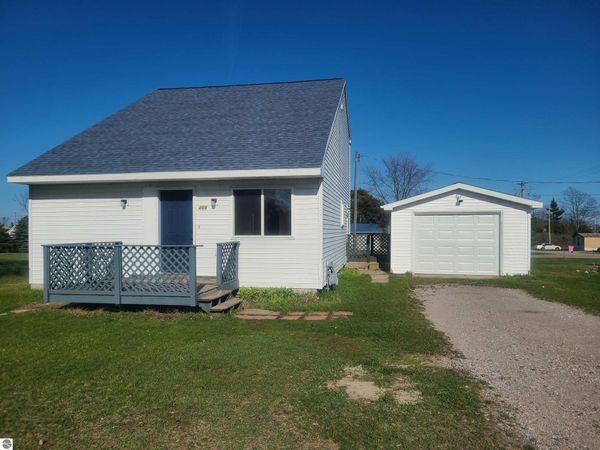 209 2nd Street N, Oscoda, MI 48750