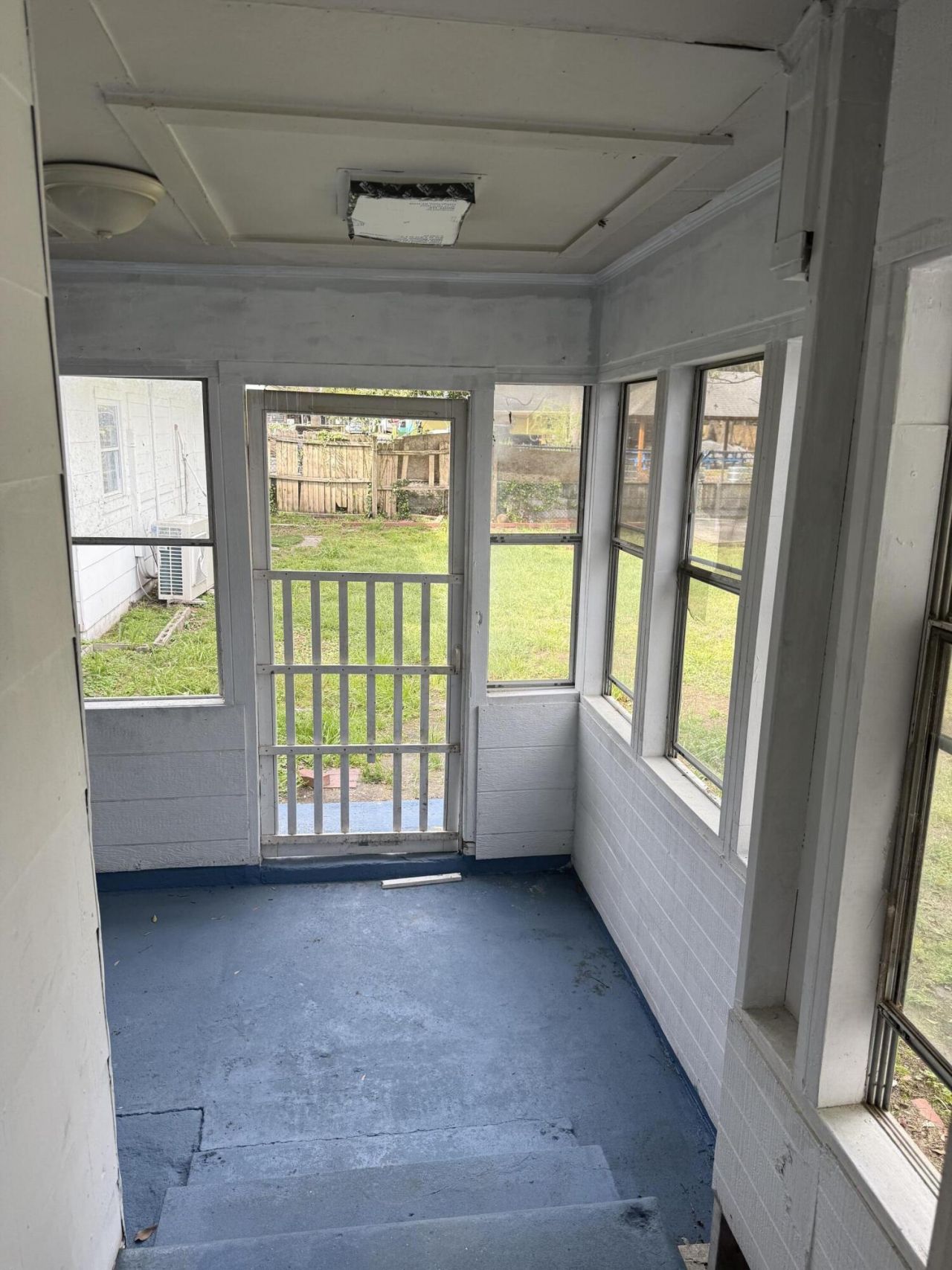 1630 Larry Street Photo 12