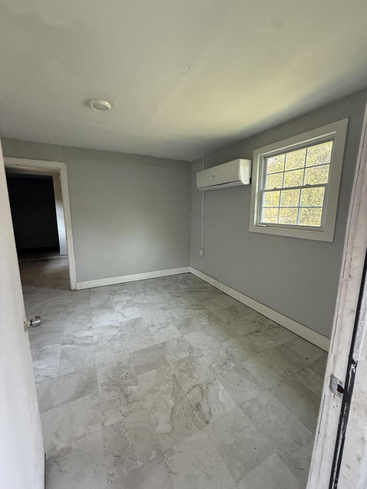 1630 Larry Street Photo 14