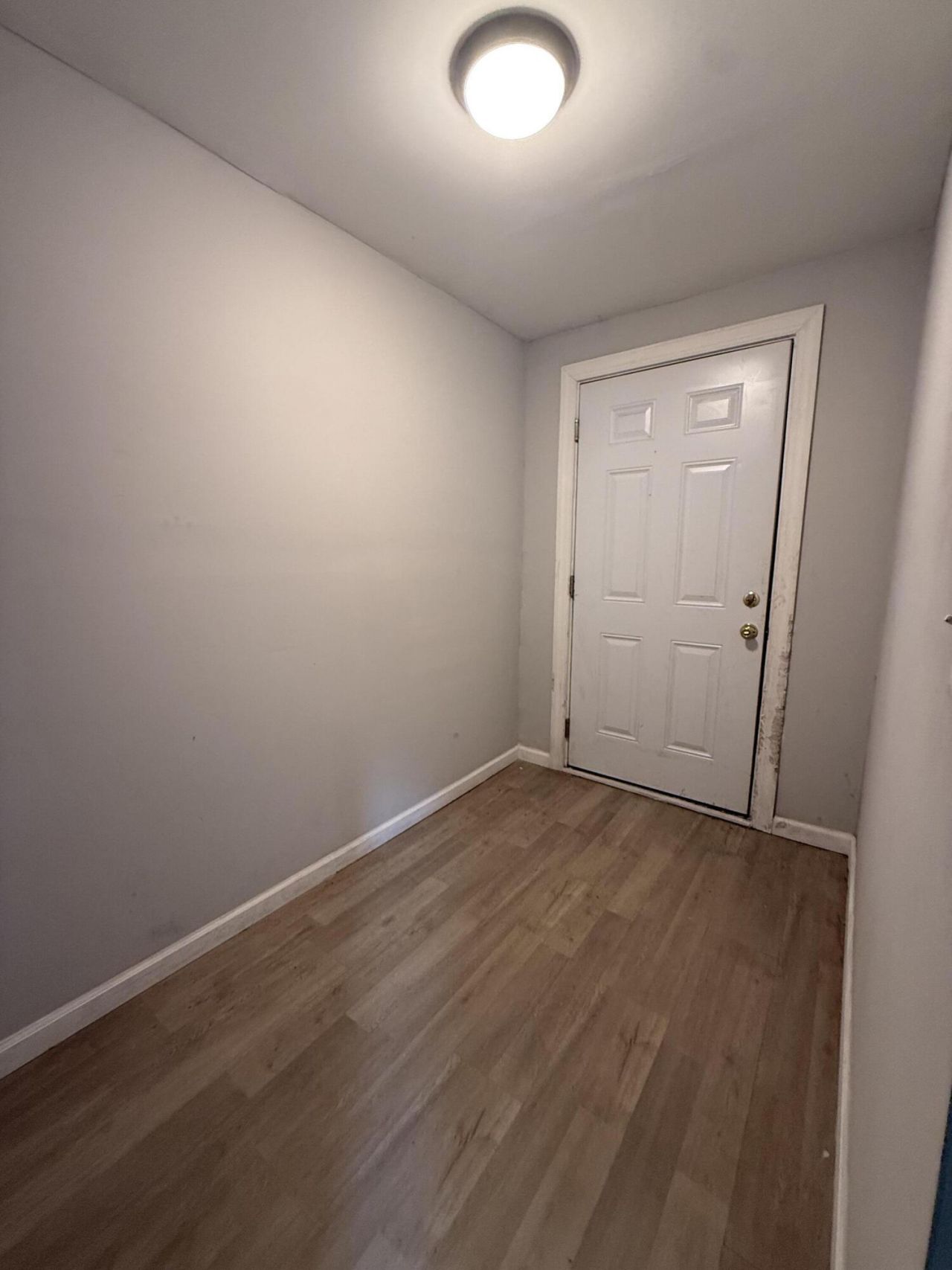 1630 Larry Street Photo 17