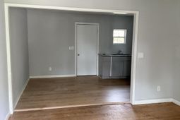 1630 Larry Street photo 4