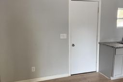 1630 Larry Street photo 4