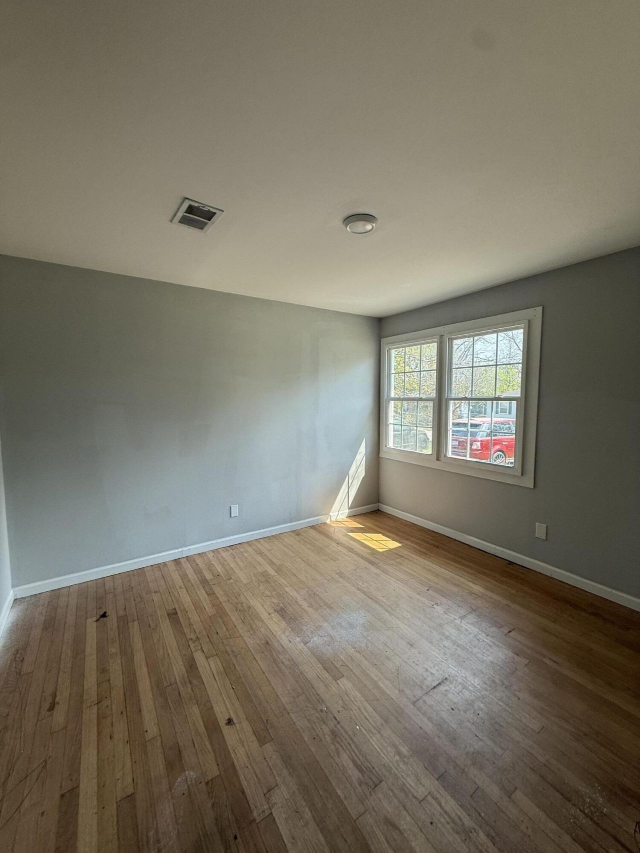 1630 Larry Street Photo 6