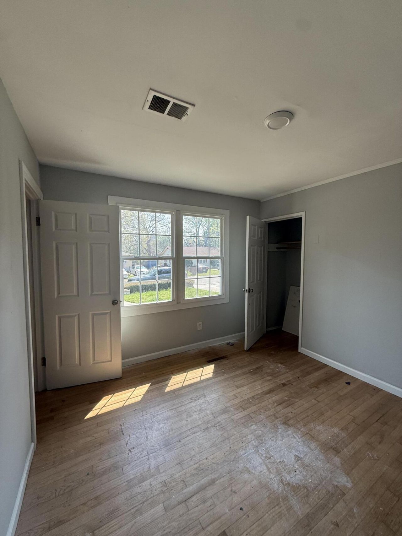 1630 Larry Street Photo 7