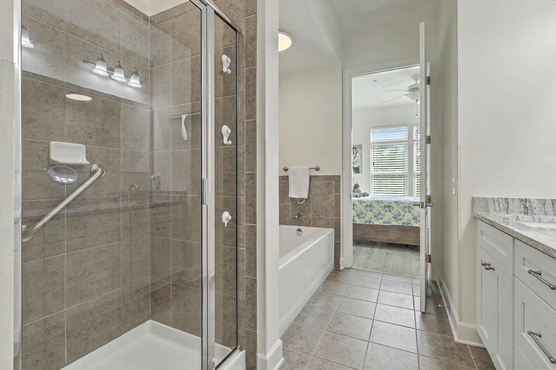 125 Pier View Street Photo 32