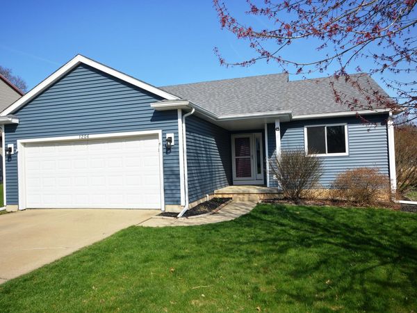 1206 Comstock Drive, Marshall, MI 49068