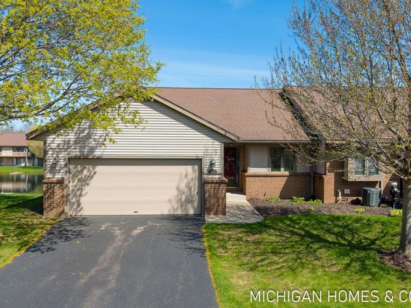 1674 Lakeview Drive, Zeeland, MI 49464