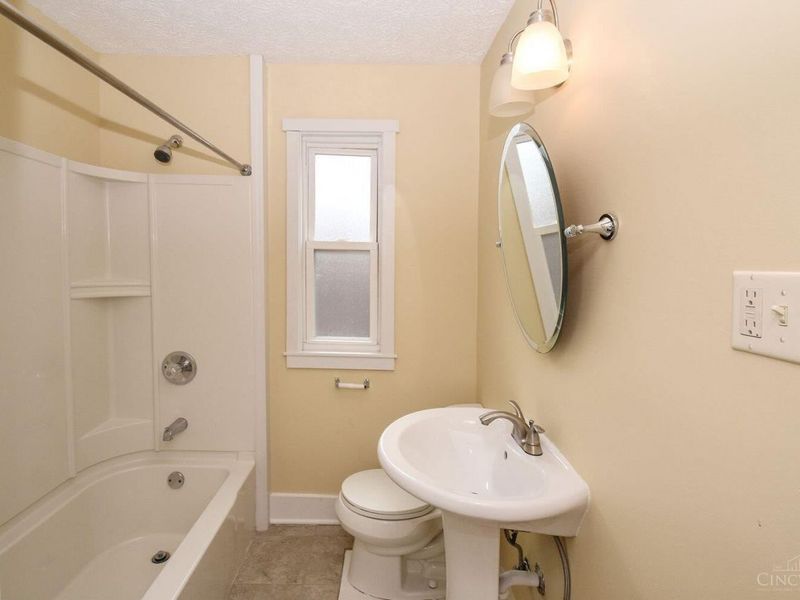 2929 Cortelyou Place, Cincinnati, OH 45213 Photo 6