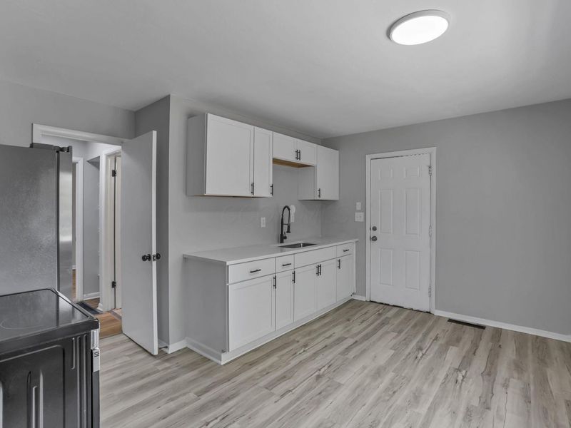 2344 Belcher Drive, Columbus, OH 43224 Photo 13