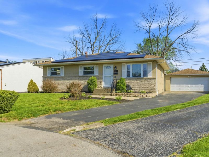 864 Kevin Drive, Columbus, OH 43224 Photo 2