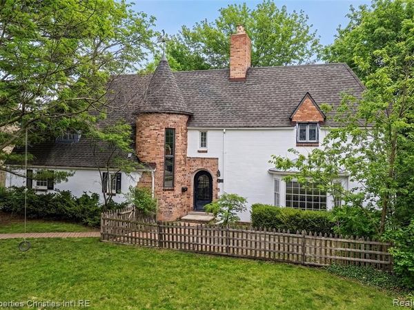 852a Puritan Avenue , Birmingham, MI 48009