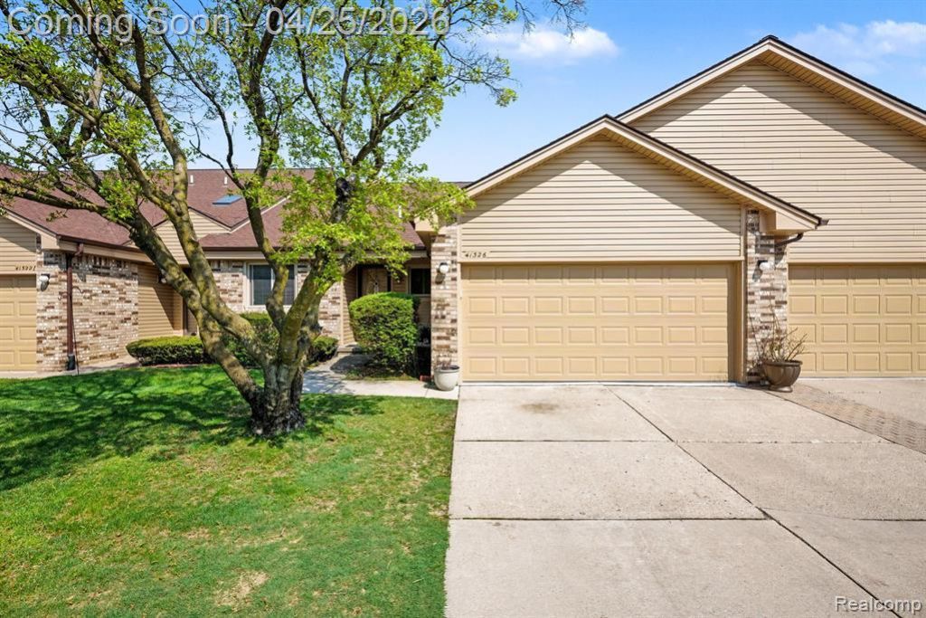 41326 Ambercrest Drive, Sterling Heights, MI 48314 Main Photo