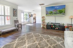 147 Red Leaf Boulevard photo 4