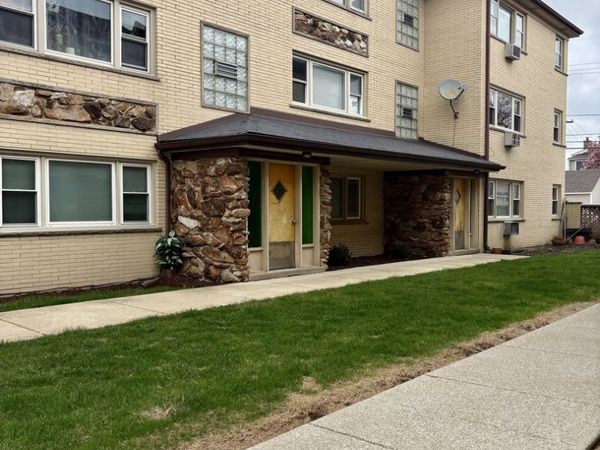 3143 N Nashville Avenue , Unit 3E, Chicago, IL 60634