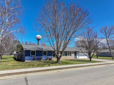 318 W Oak Street, Parkers Prairie, MN 56361