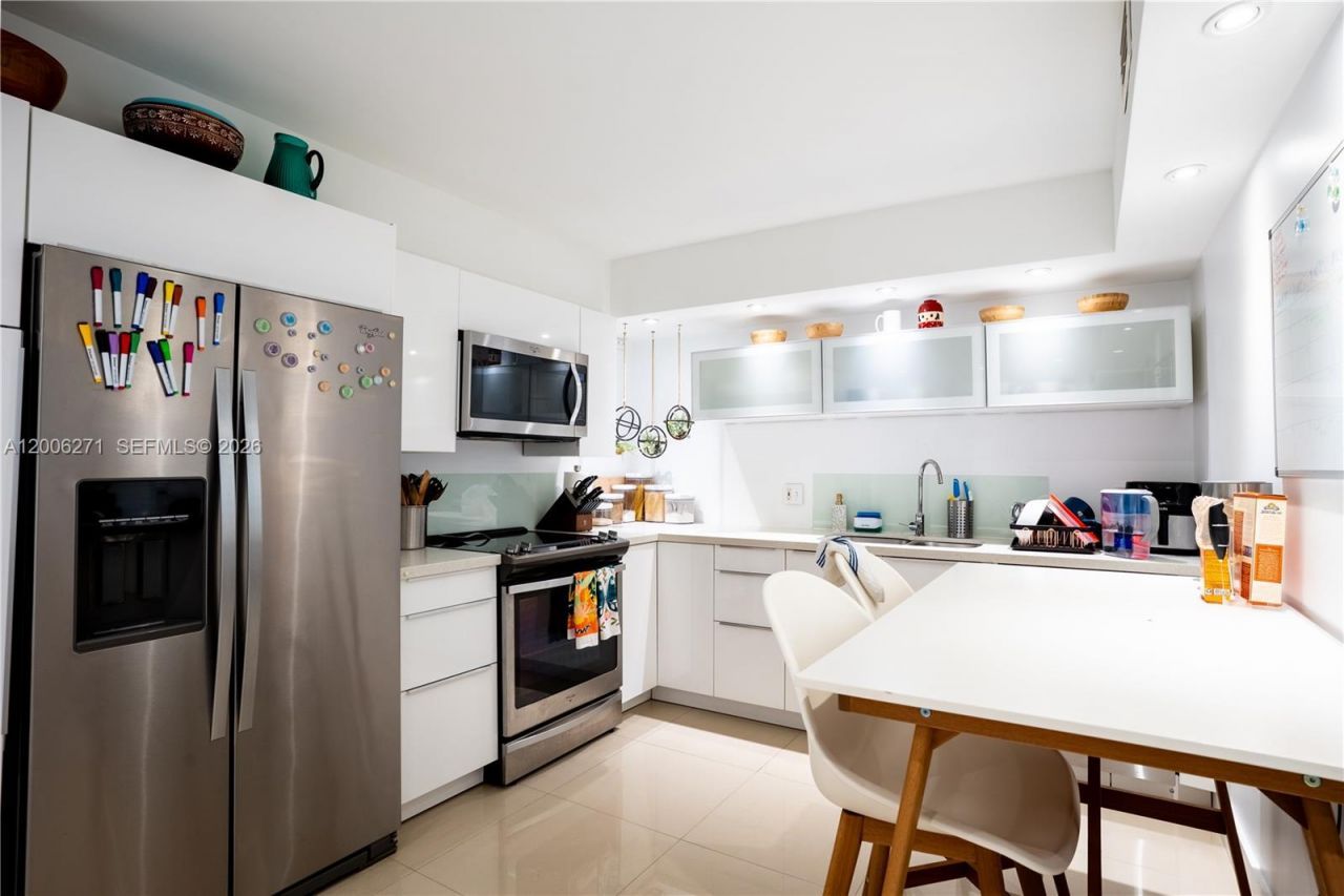 16300 Golf Club Rd, Unit 204, Weston, FL 33326 Photo