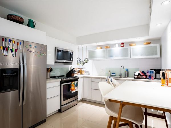 16300 Golf Club Rd, Unit 204, Weston, FL 33326
