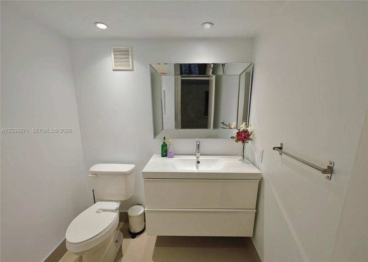 16300 Golf Club Rd , Unit 204, Weston, FL 33326 Photo