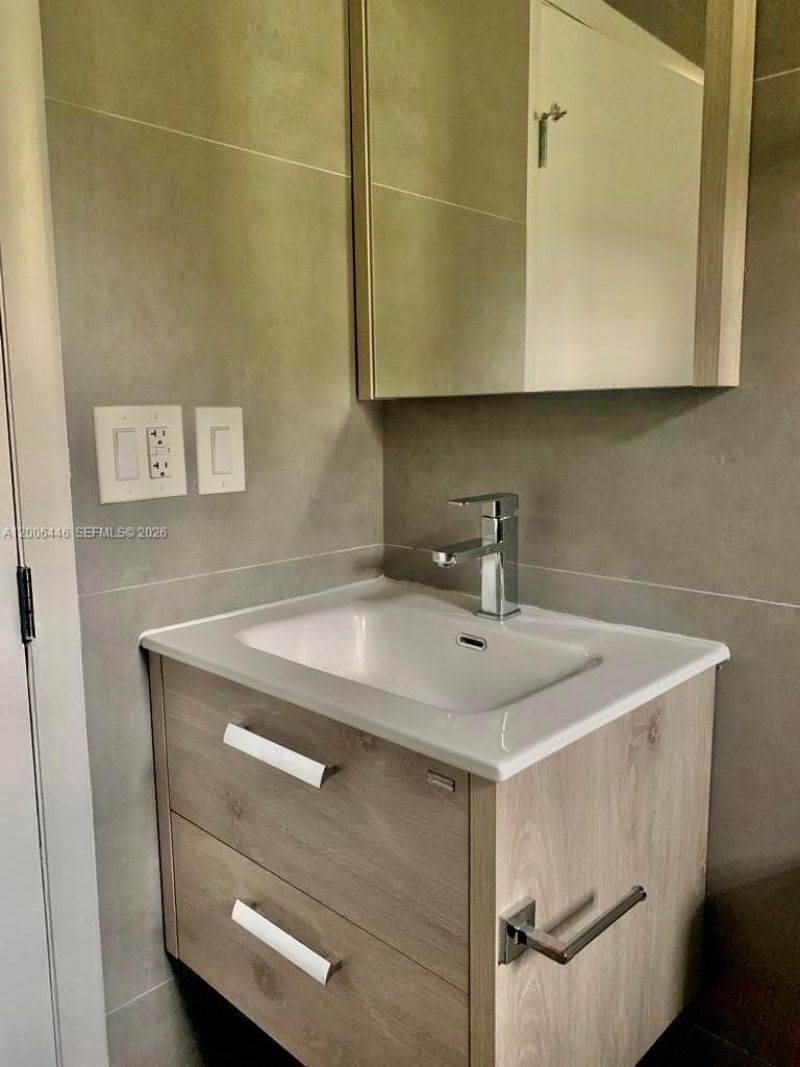 826 7th St, Unit 3, Miami Beach, FL 33139 Photo