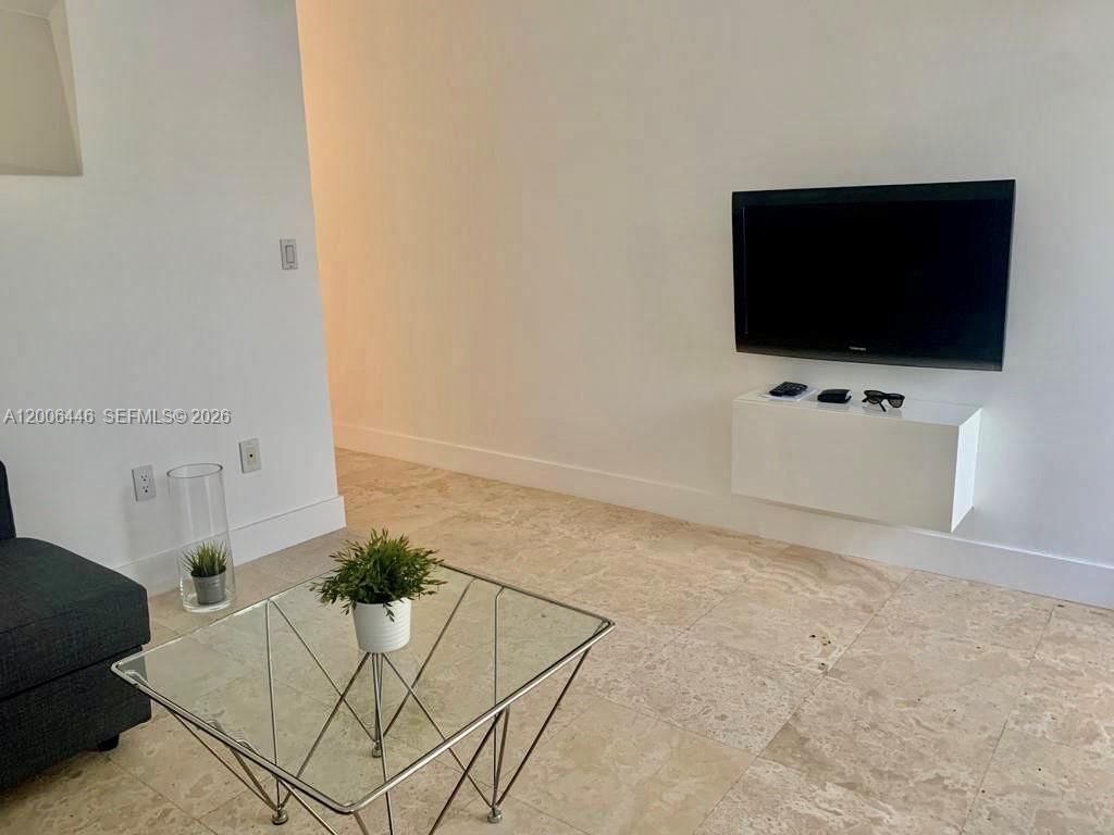 826 7th St, Unit 3, Miami Beach, FL 33139 Photo