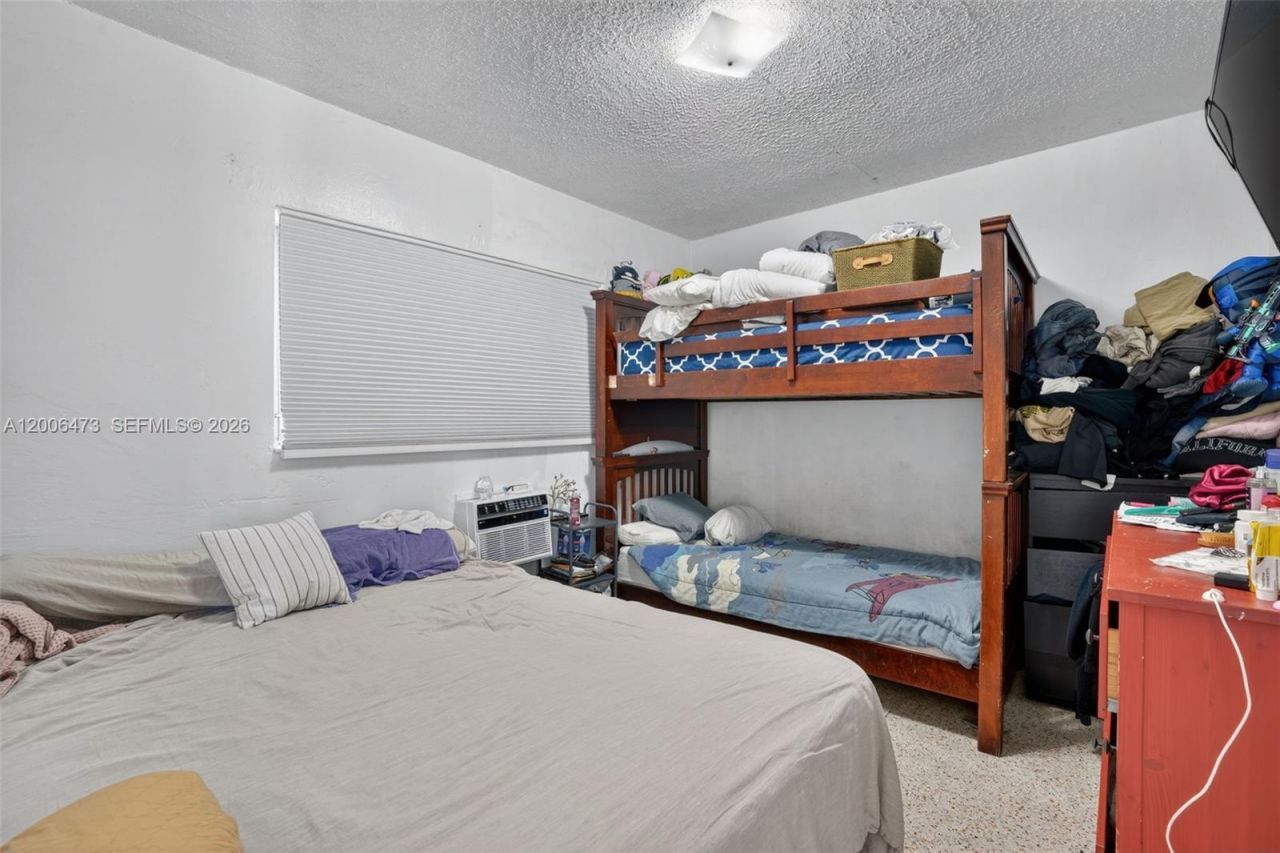 2110 NW 24th St , Miami, FL 33142 Photo