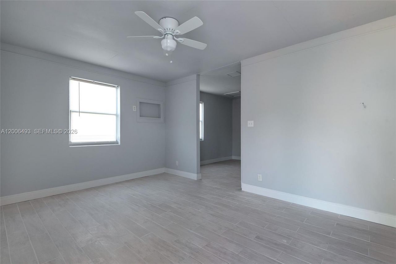 562 W 4th St , Riviera Beach, FL 33404 Photo