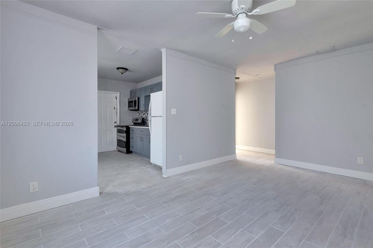 562 W 4th St , Riviera Beach, FL 33404 Photo