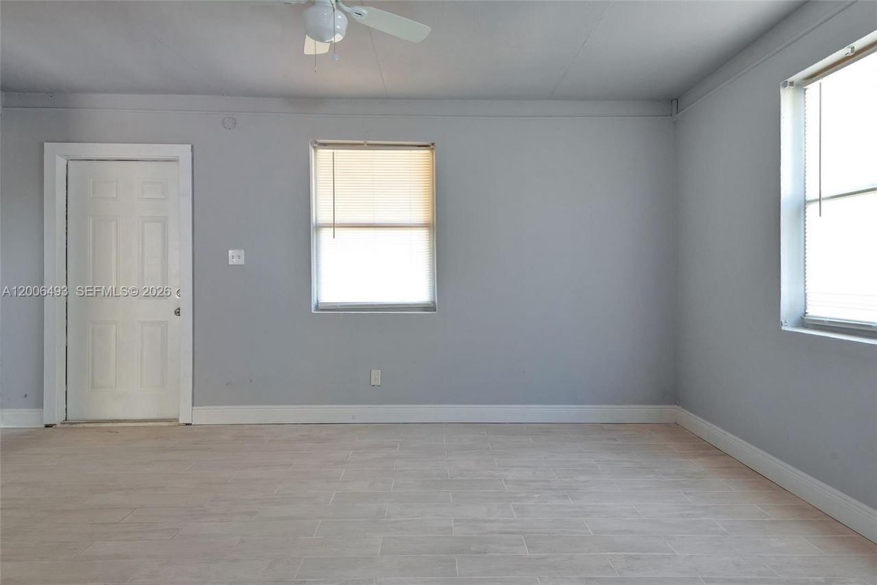 562 W 4th St , Riviera Beach, FL 33404 Photo