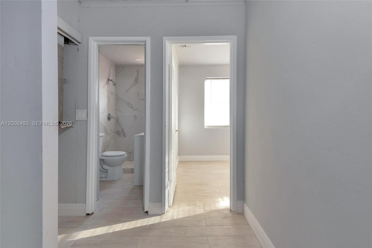 562 W 4th St , Riviera Beach, FL 33404 Photo