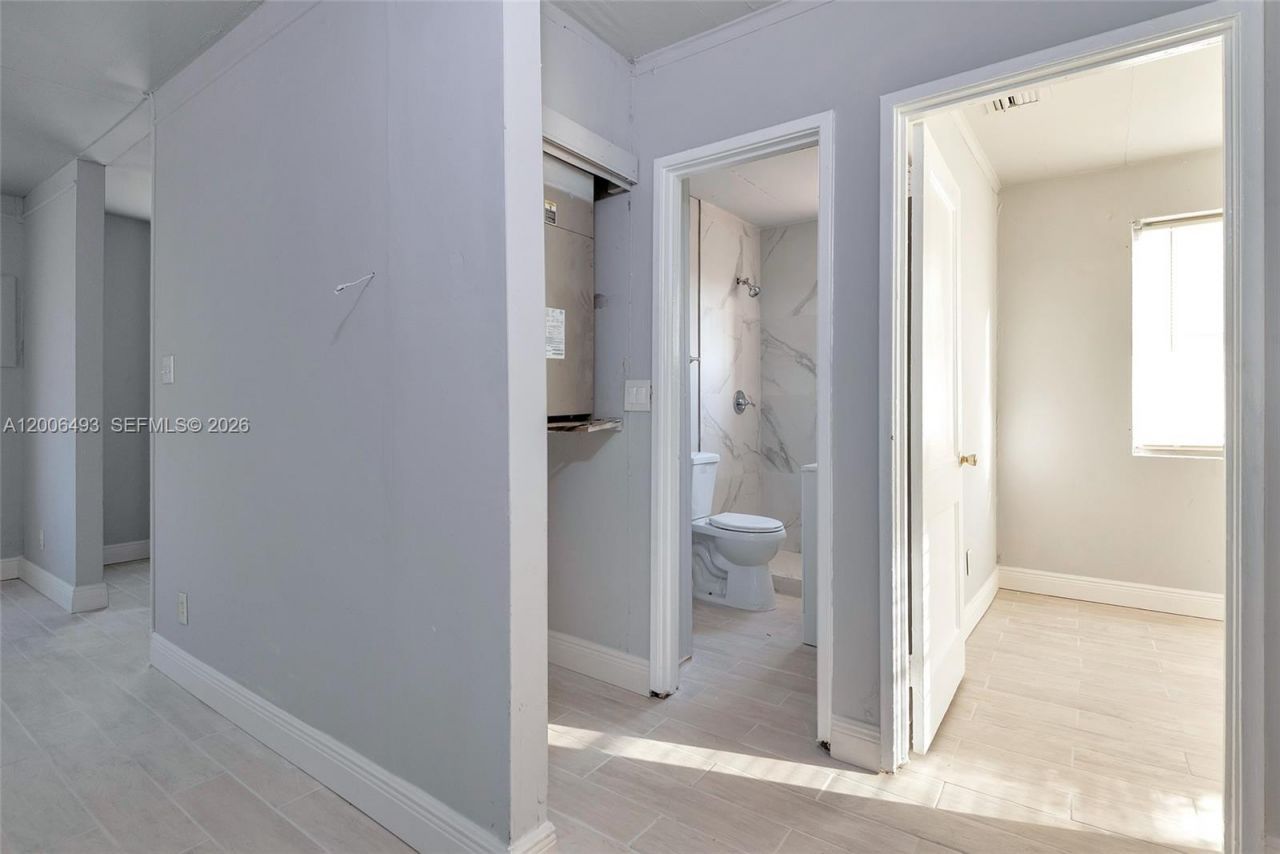 562 W 4th St , Riviera Beach, FL 33404 Photo