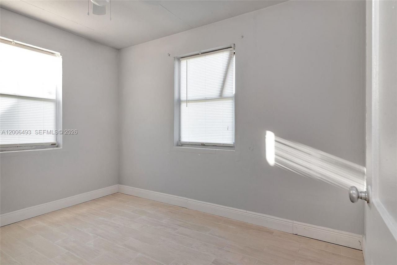 562 W 4th St , Riviera Beach, FL 33404 Photo