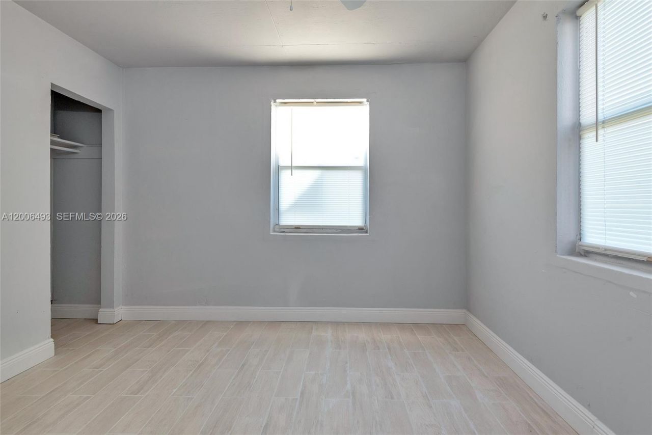 562 W 4th St , Riviera Beach, FL 33404 Photo