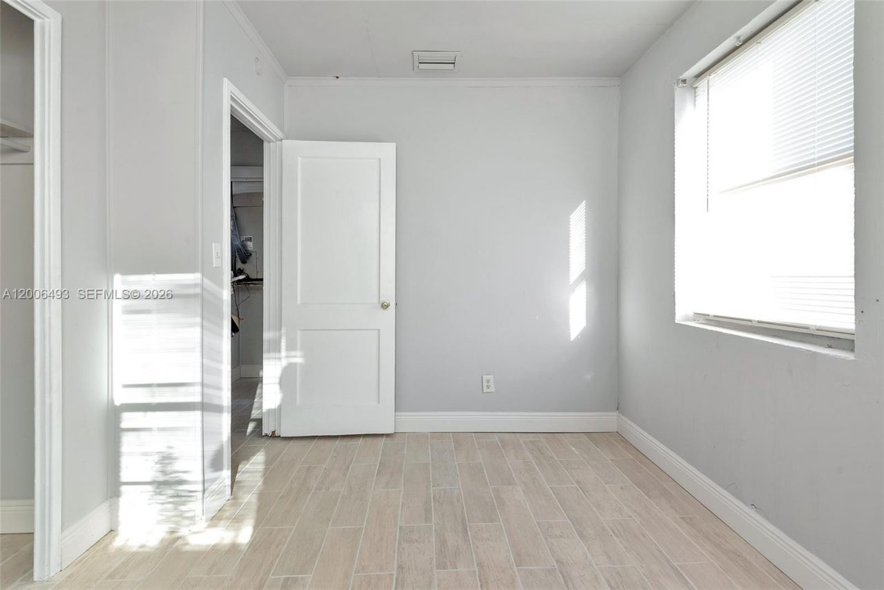 562 W 4th St , Riviera Beach, FL 33404 Photo