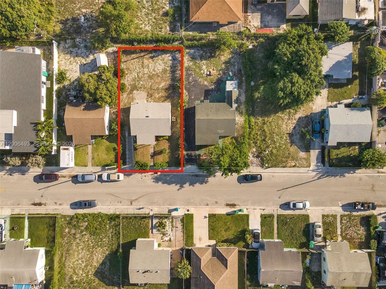 562 W 4th St , Riviera Beach, FL 33404 Photo