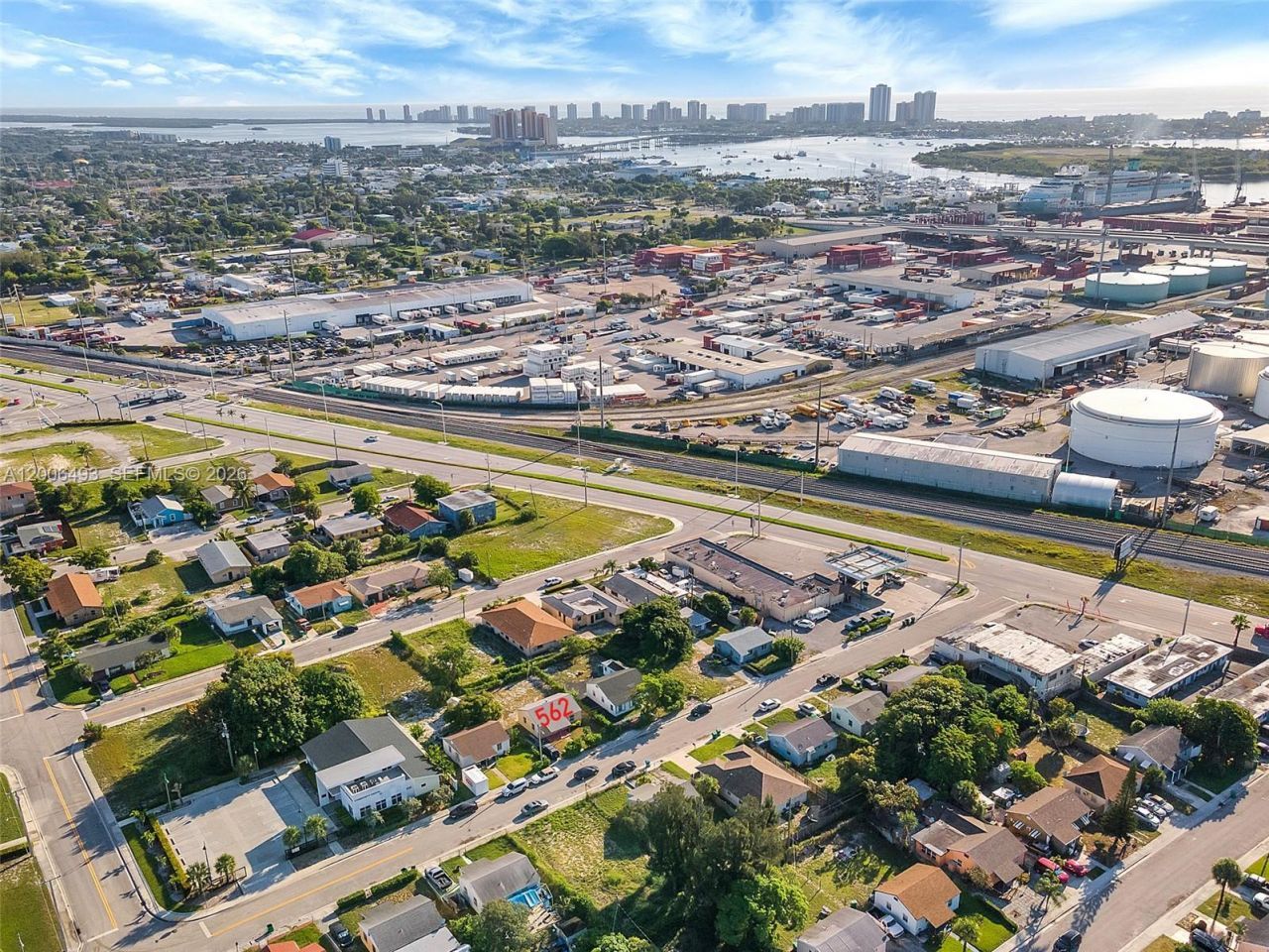 562 W 4th St , Riviera Beach, FL 33404 Photo