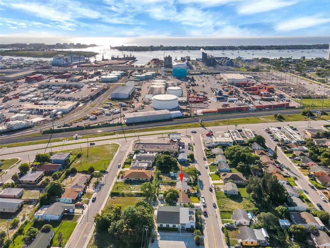 562 W 4th St , Riviera Beach, FL 33404 Photo