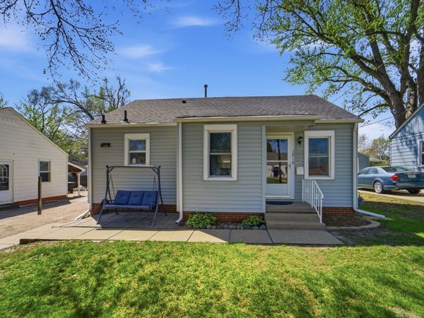 3914 E 8th Street, Des Moines, IA 50316