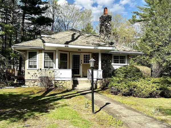 41 Pine Grove Ave, Sharon, MA 02067