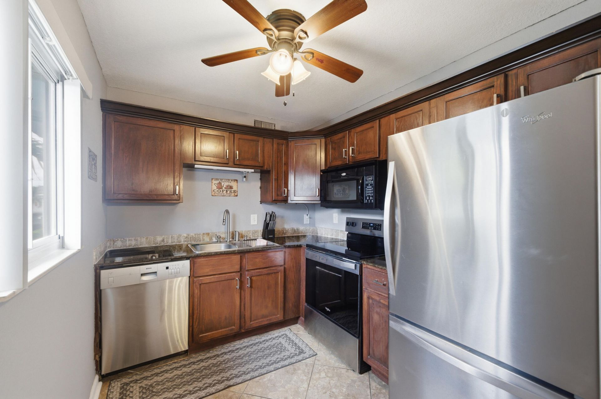 376 Saxony H, Delray Beach, FL 33446 Photo