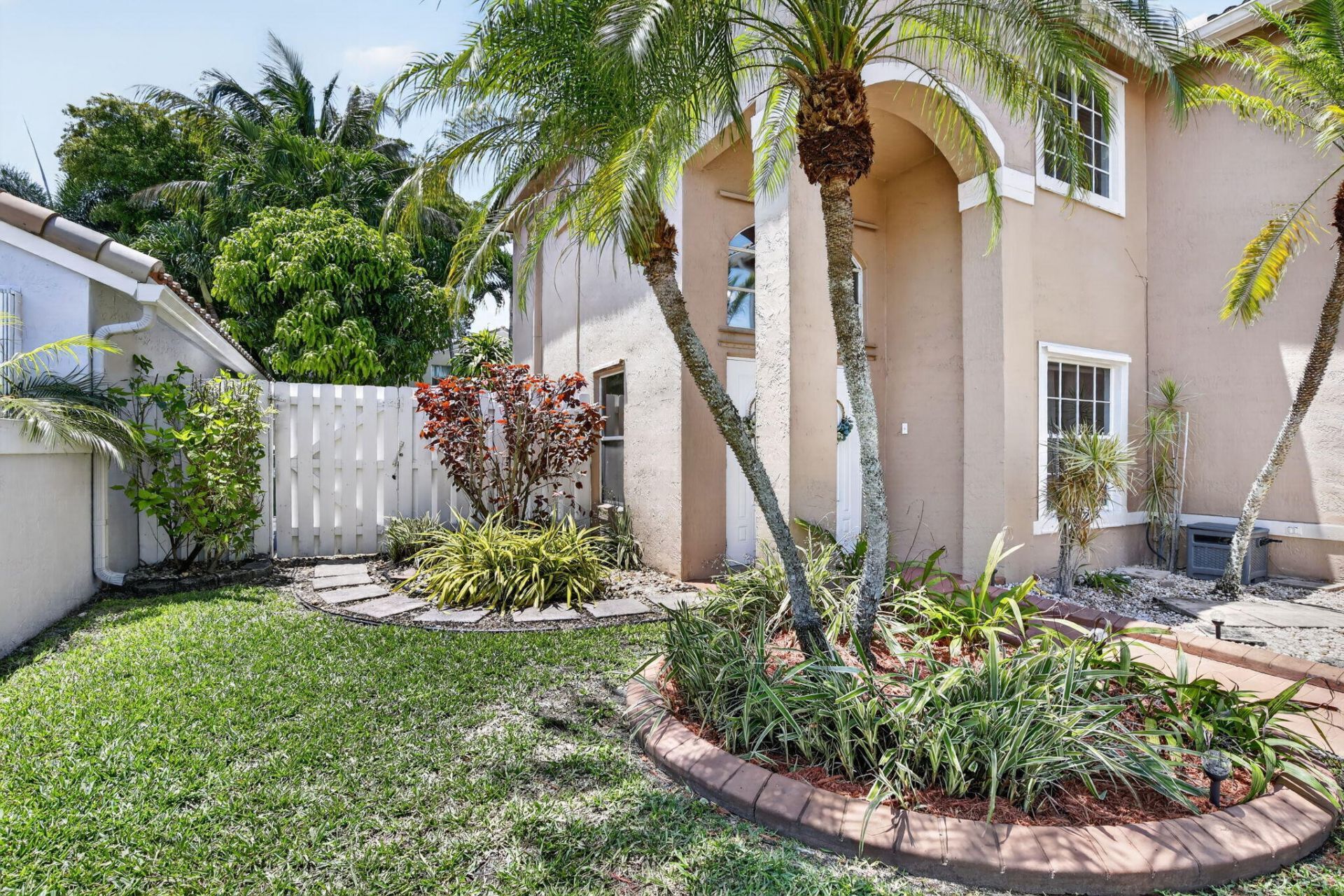 19064 NW 13th Street, Pembroke Pines, FL 33029 Photo