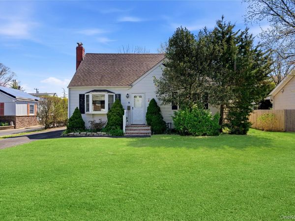 6 Central Avenue , Amityville, NY 11701