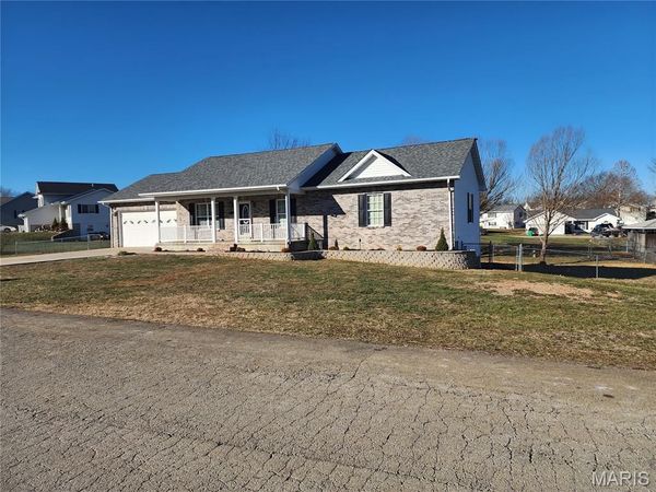 96 Fox Drive , Farmington, MO 63640