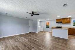 705 14th Ave photo 4