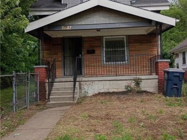 2627 College Avenue, Kansas City, MO 64127