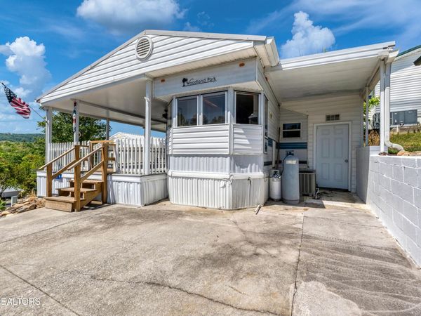 619 Whistling Swan St, Townsend, TN 37882