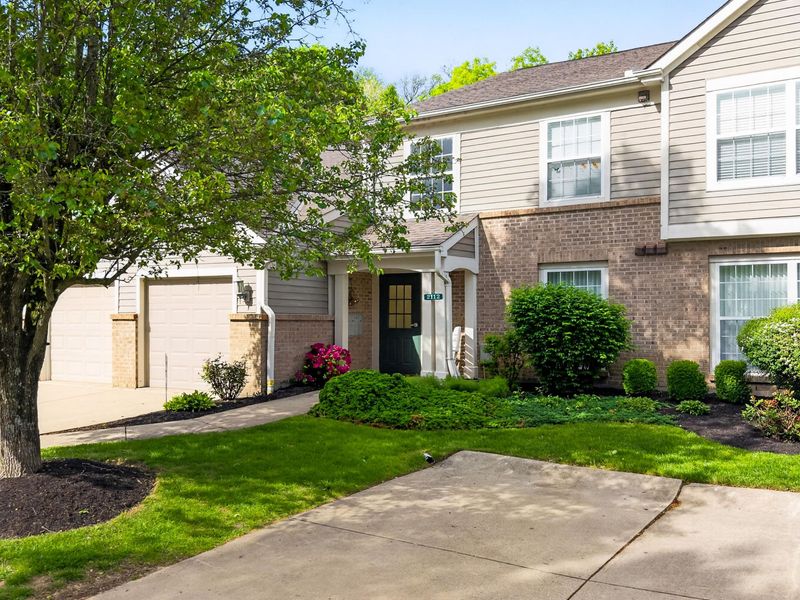2112 Clareglen Drive, Unit 202, Crescent Springs, KY 41017 Photo 2