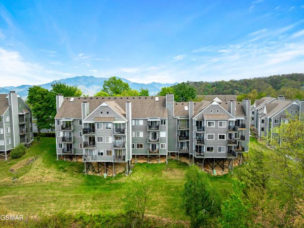 1260 Ski View Drive, Gatlinburg, TN 37738